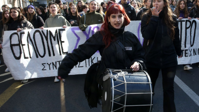 Thousands of Greek students protested against a planned education reform