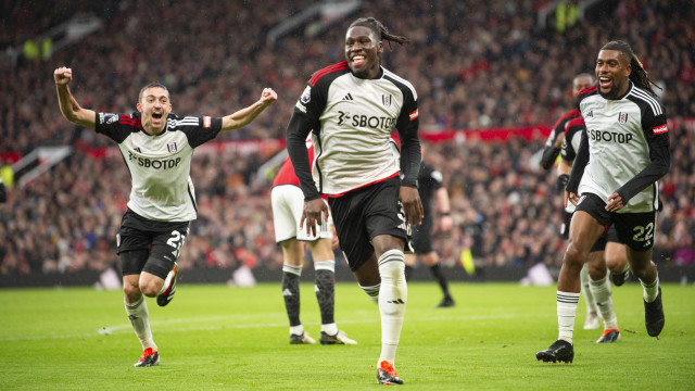 Fulham stuns Manchester United with 2-1 upset at Old Trafford