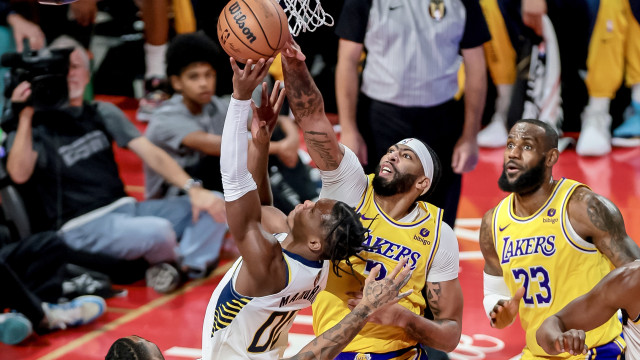 Lakers held off Pacers in a spectacular showdown