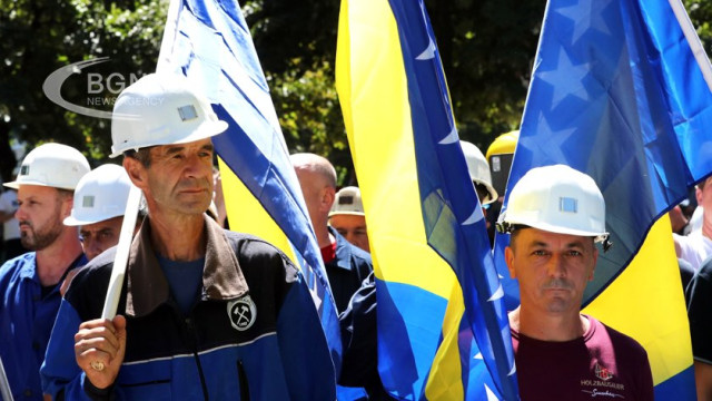 Hundreds of miners protested in Sarajevo after months of unpaid work