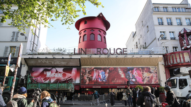 The artisans behind the scenes keep the Moulin Rouge sparkling