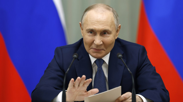 Putin to take oath, West boycotts ceremony